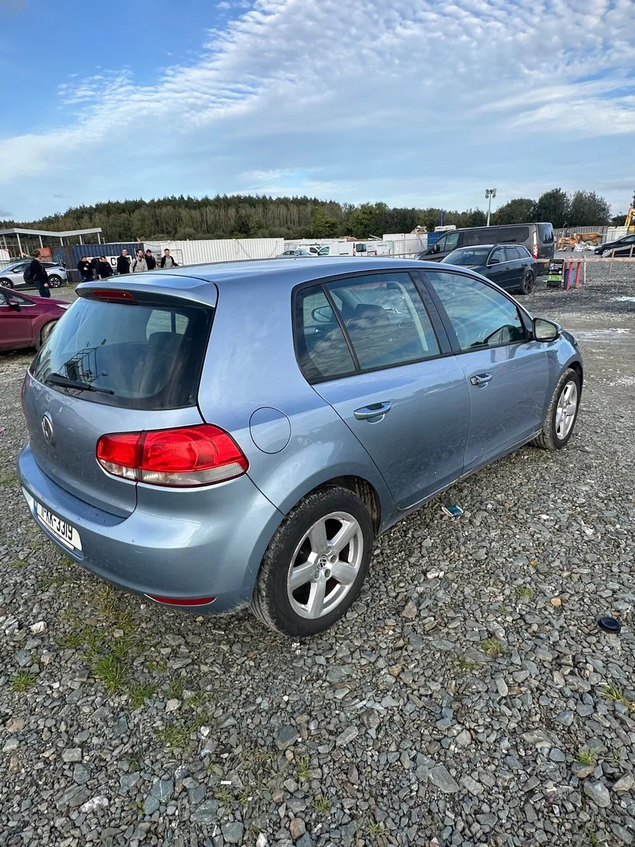 Volkswagen Golf 2011 - Image 1