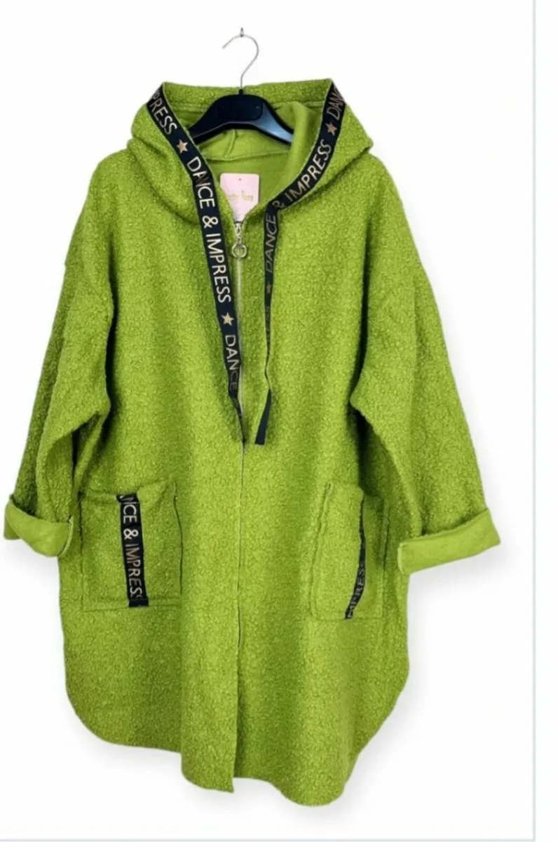 Plus sz jacket one sz fits 14/20......42e - Image 1