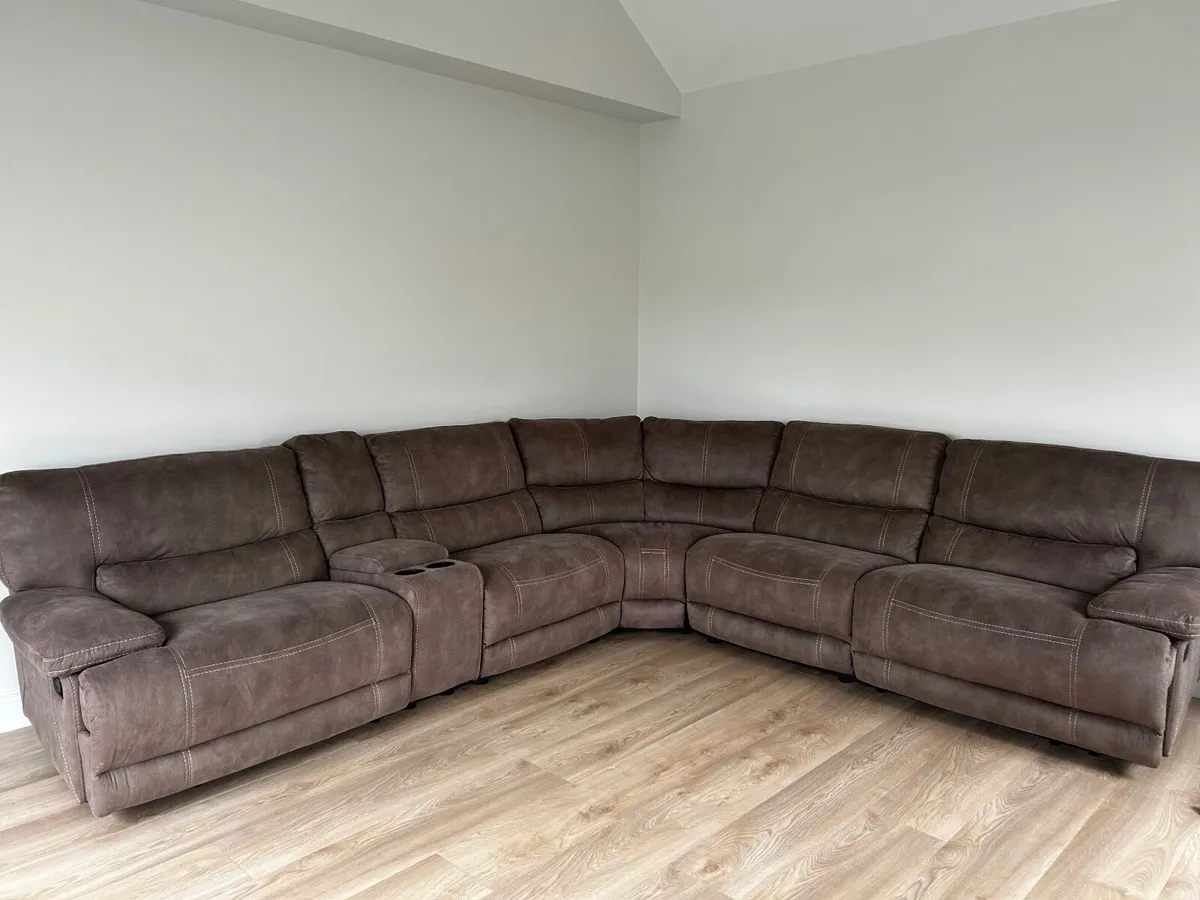 Recliner L shaped couch - Image 1