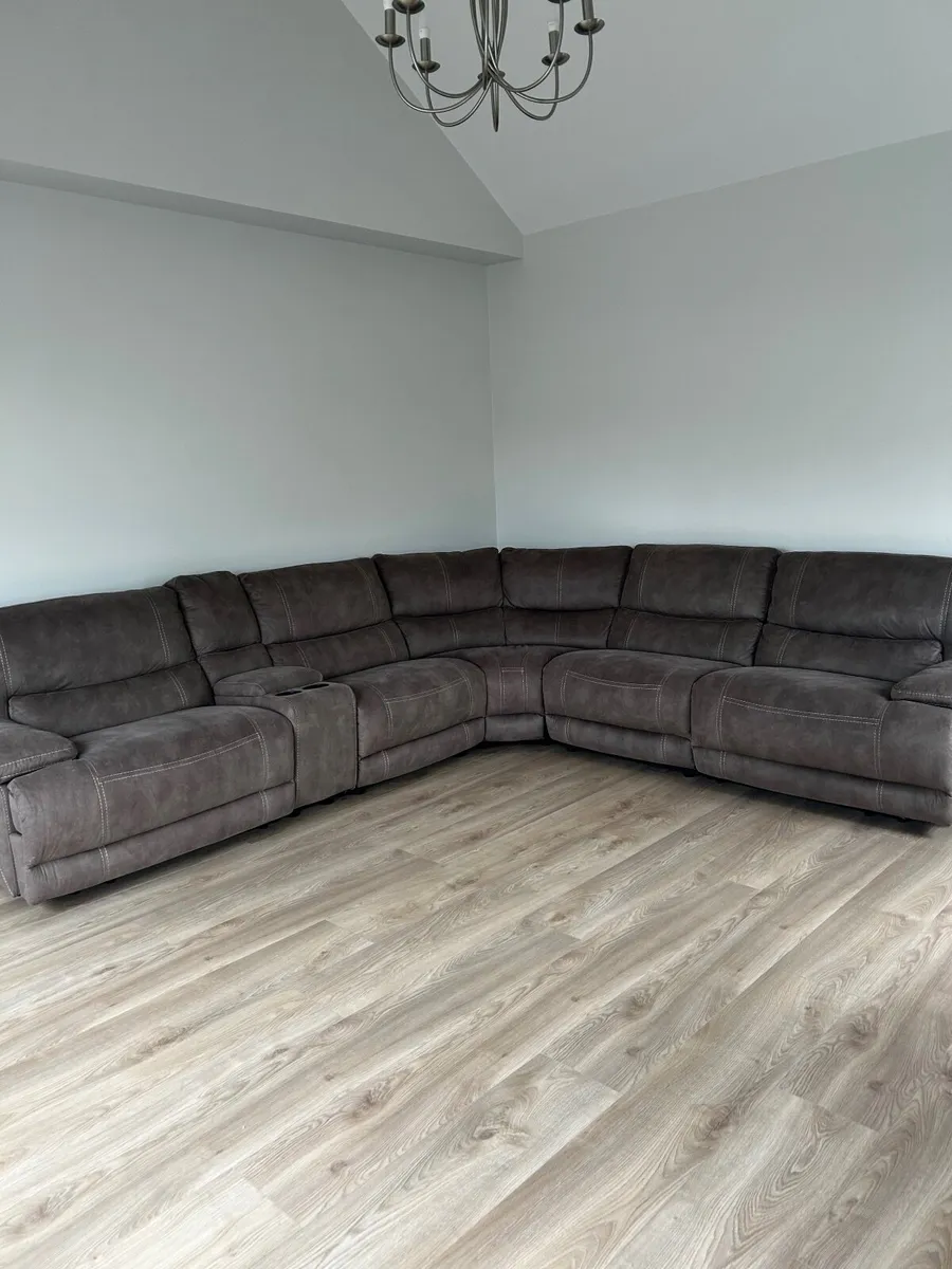 Recliner L shaped couch - Image 2