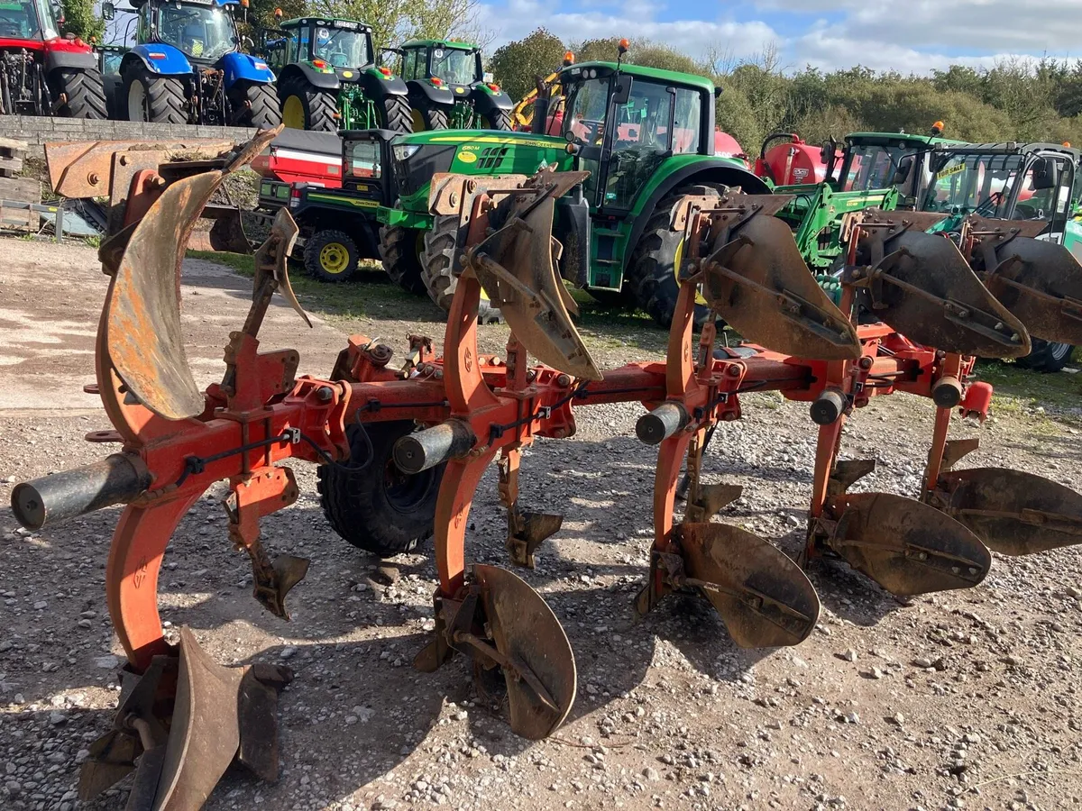 Gregoire Besson 5 furrow plough - Image 4