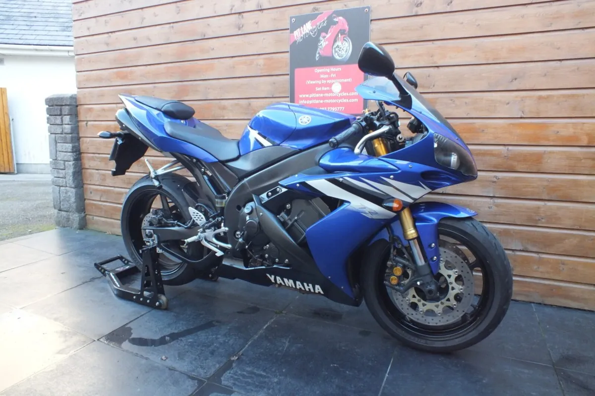 2007 Yamaha R1 (Low Miles, Beautiful Condition) - Image 3