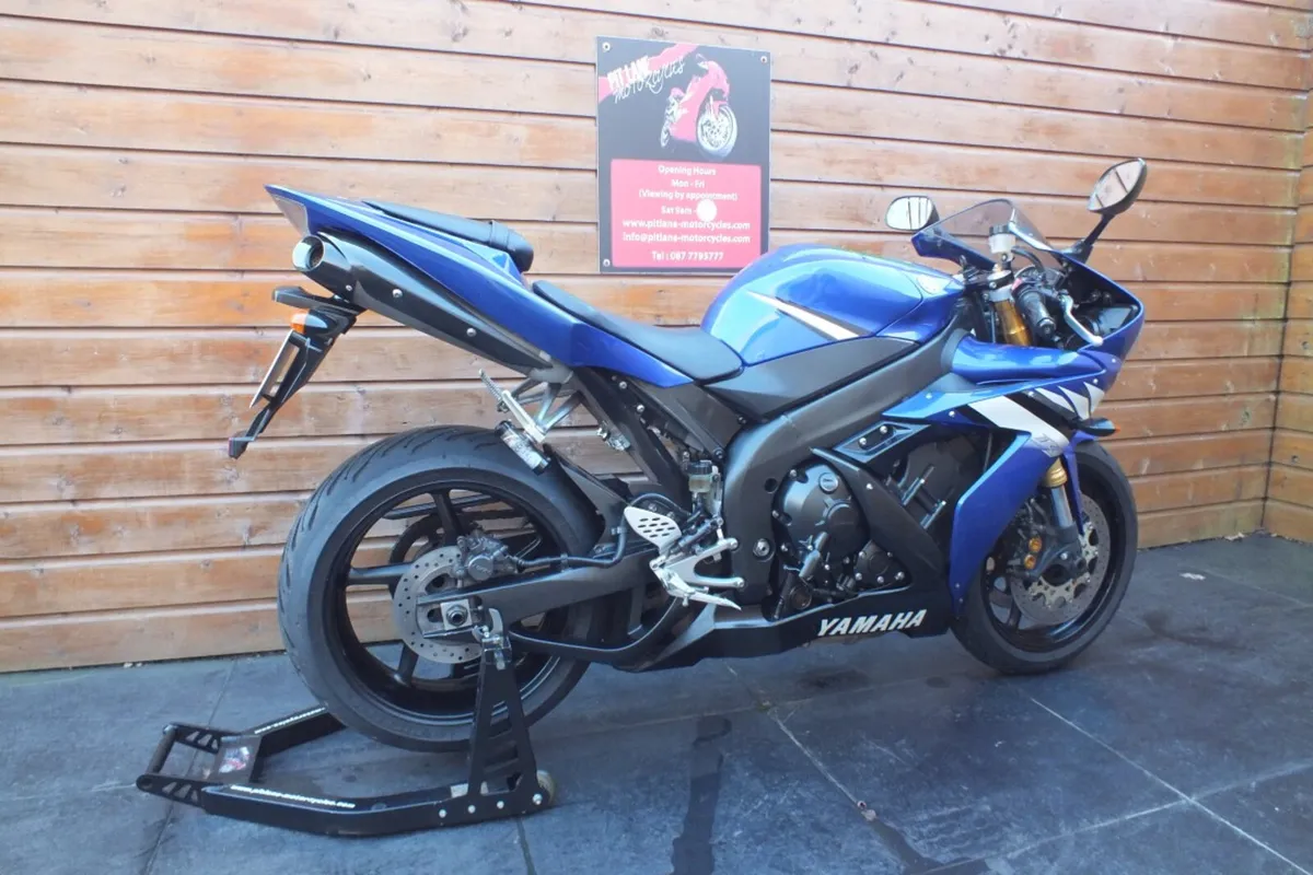 2007 Yamaha R1 (Low Miles, Beautiful Condition) - Image 4