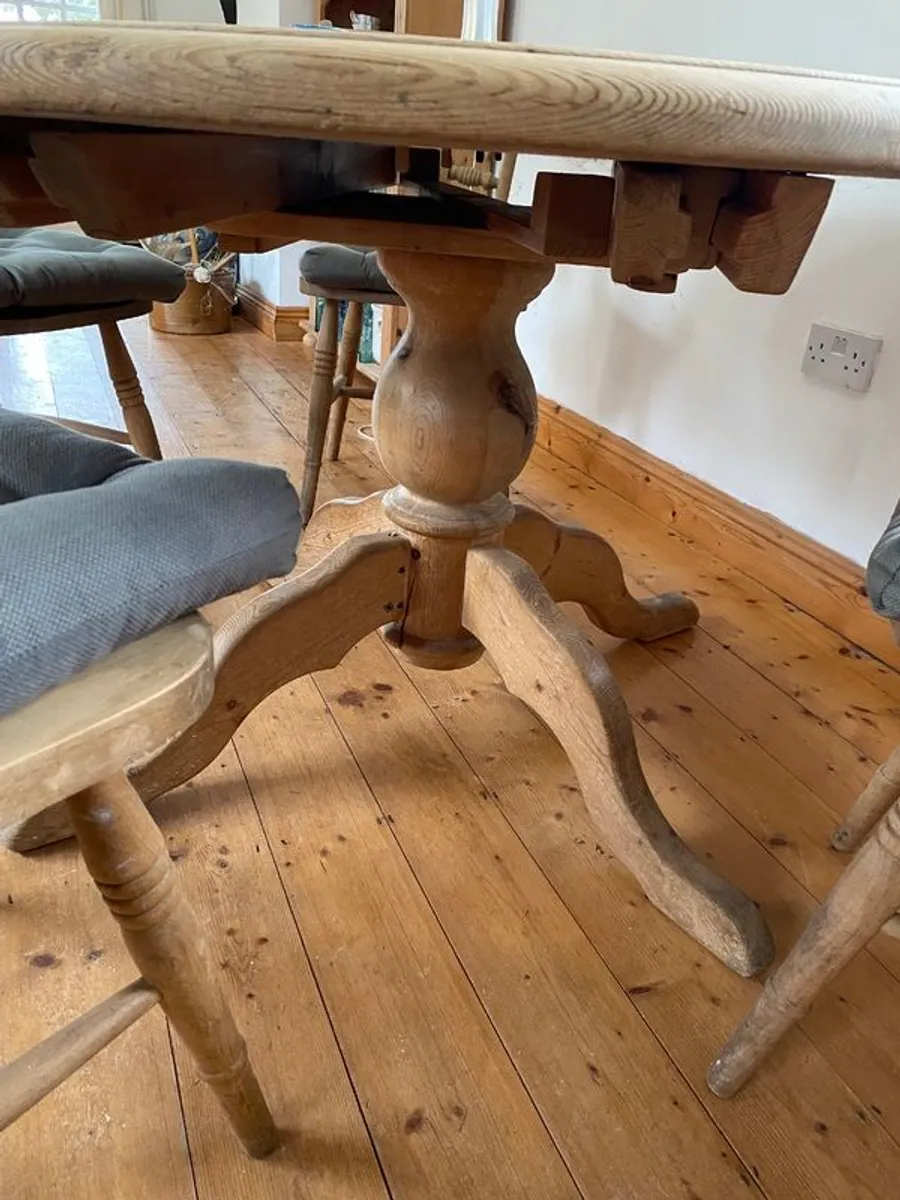 Farmhouse table and 4 chairs - Image 4