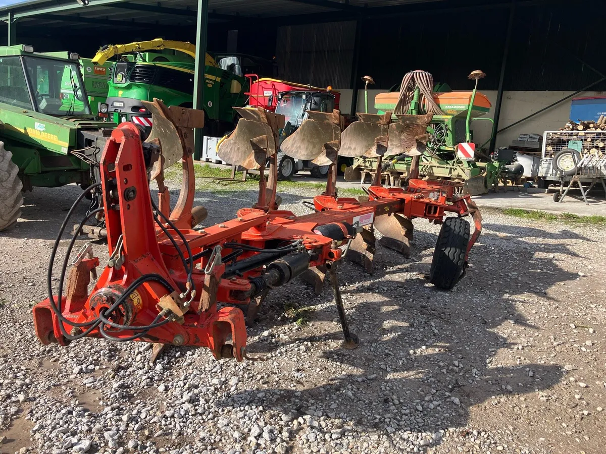 Gregoire Besson 5 furrow plough - Image 3