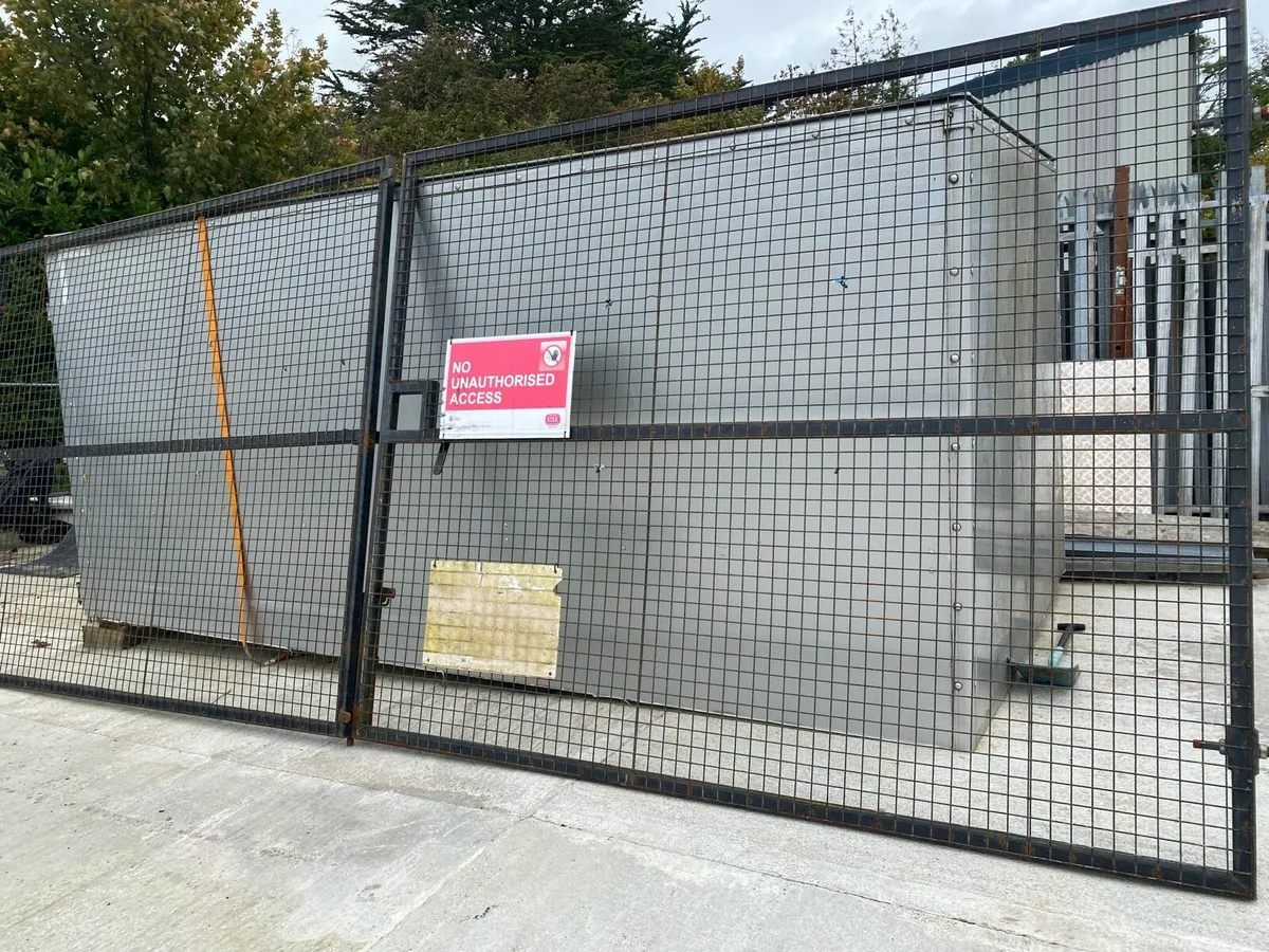 19ft8” gates - Image 1