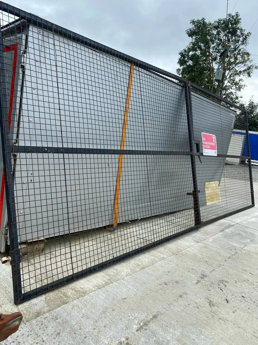 19ft8” gates - Image 2