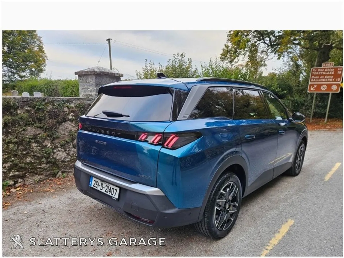 Peugeot 5008 1.2 Hybrid 136bhp E-dcs6 Allure - Image 4