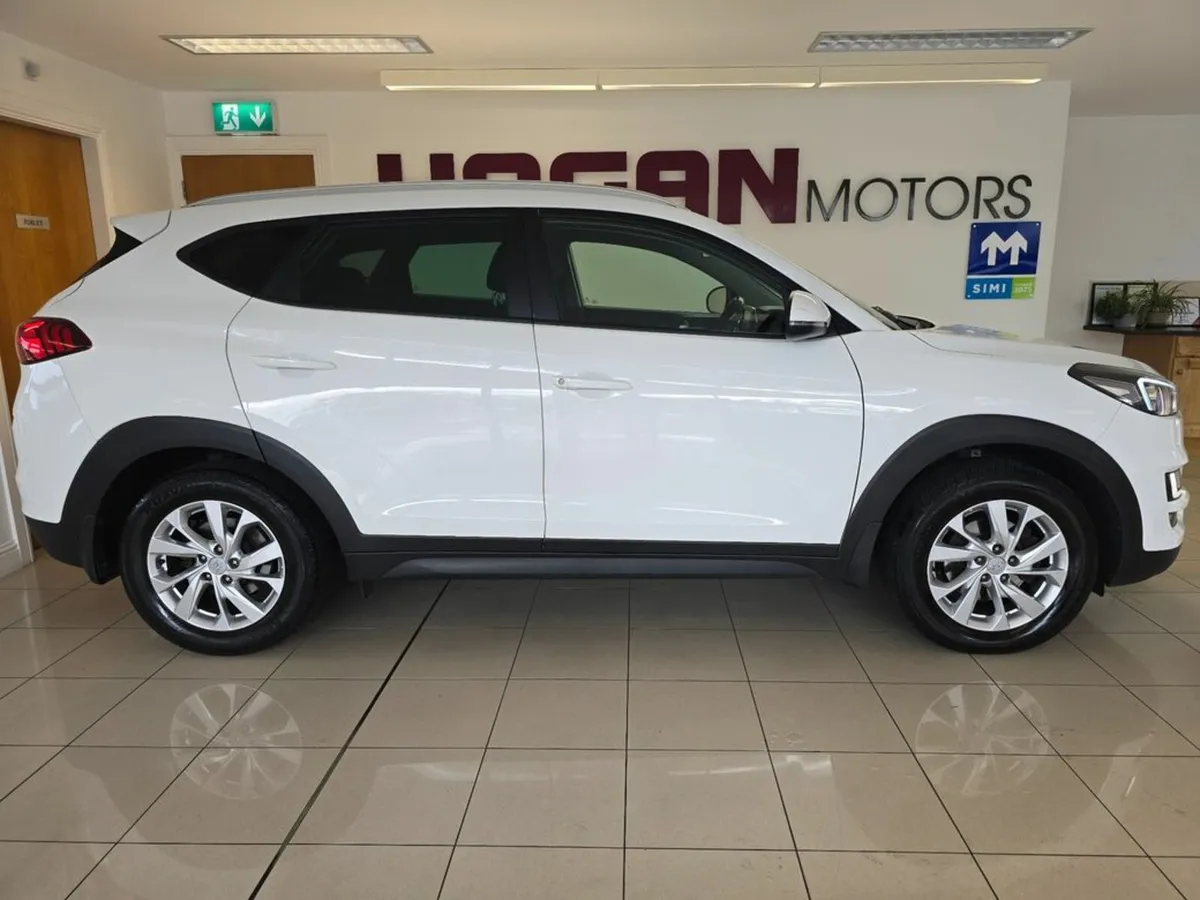 Hyundai Tucson Executive Diesel - Image 3