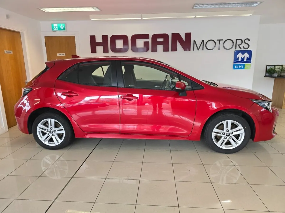 Toyota Corolla Hybrid Luna H/B 4DR Automatic - Image 3