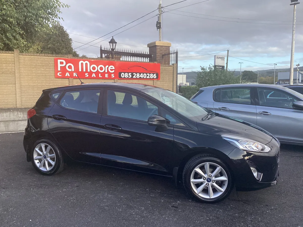 Ford Fiesta * ZETEC * PETROL - Image 3