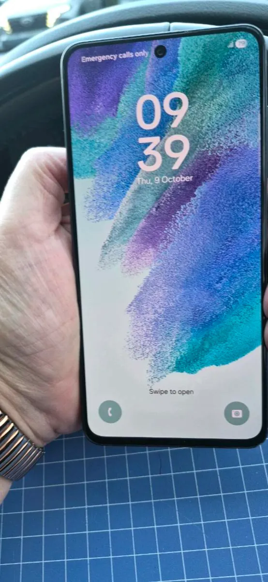 Mobile phone - Image 1