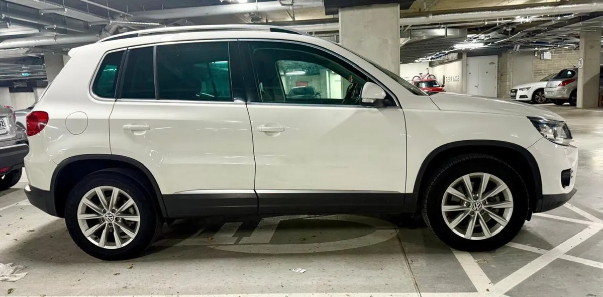 Car - Image 1