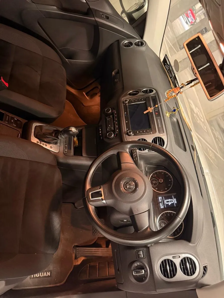 Car - Image 2