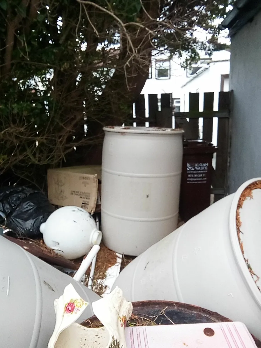 220 ltr plastic water barrels x 3 - Image 1