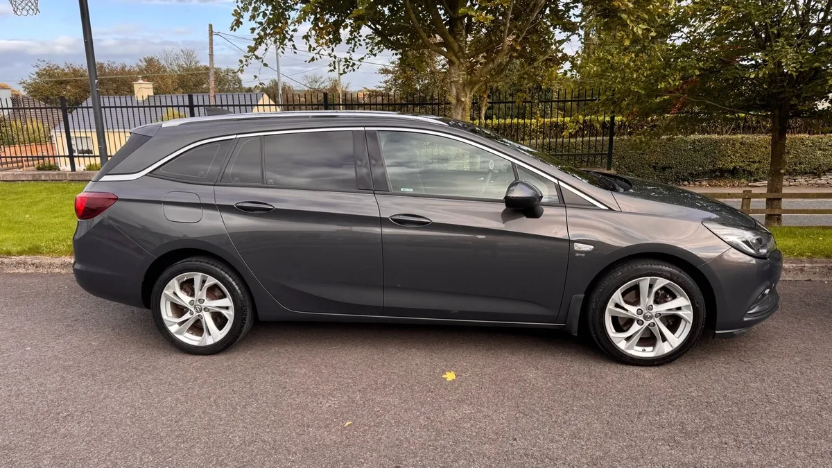 Opel Astra K Sports Tourer - Image 1