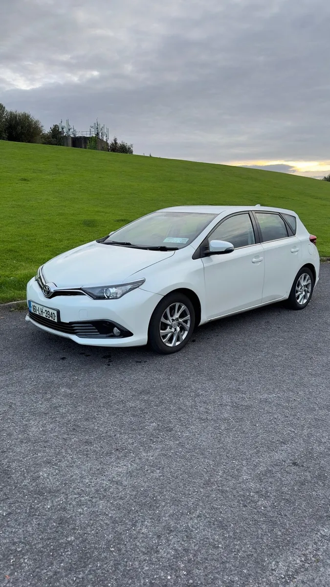 Toyota Auris - Image 2