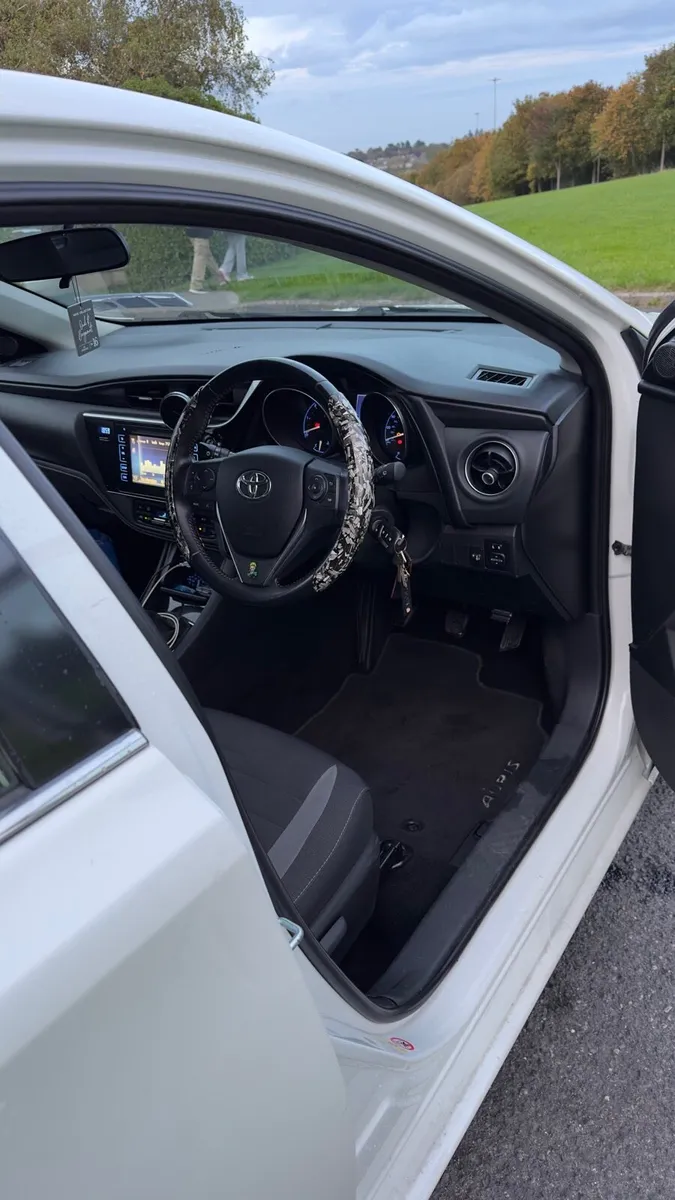 Toyota Auris - Image 3
