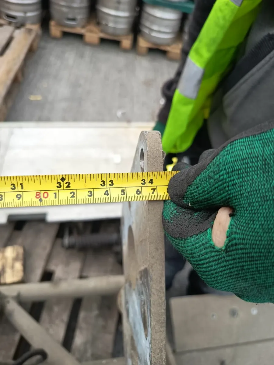 1 Tonne Tailift - Image 3