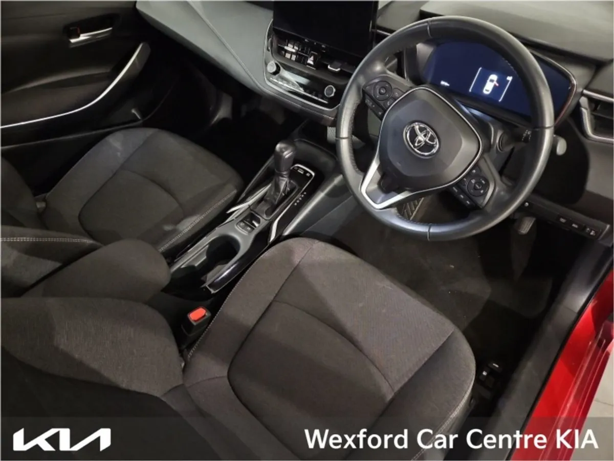Toyota Corolla 1.8 Hybrid Luna - Image 3