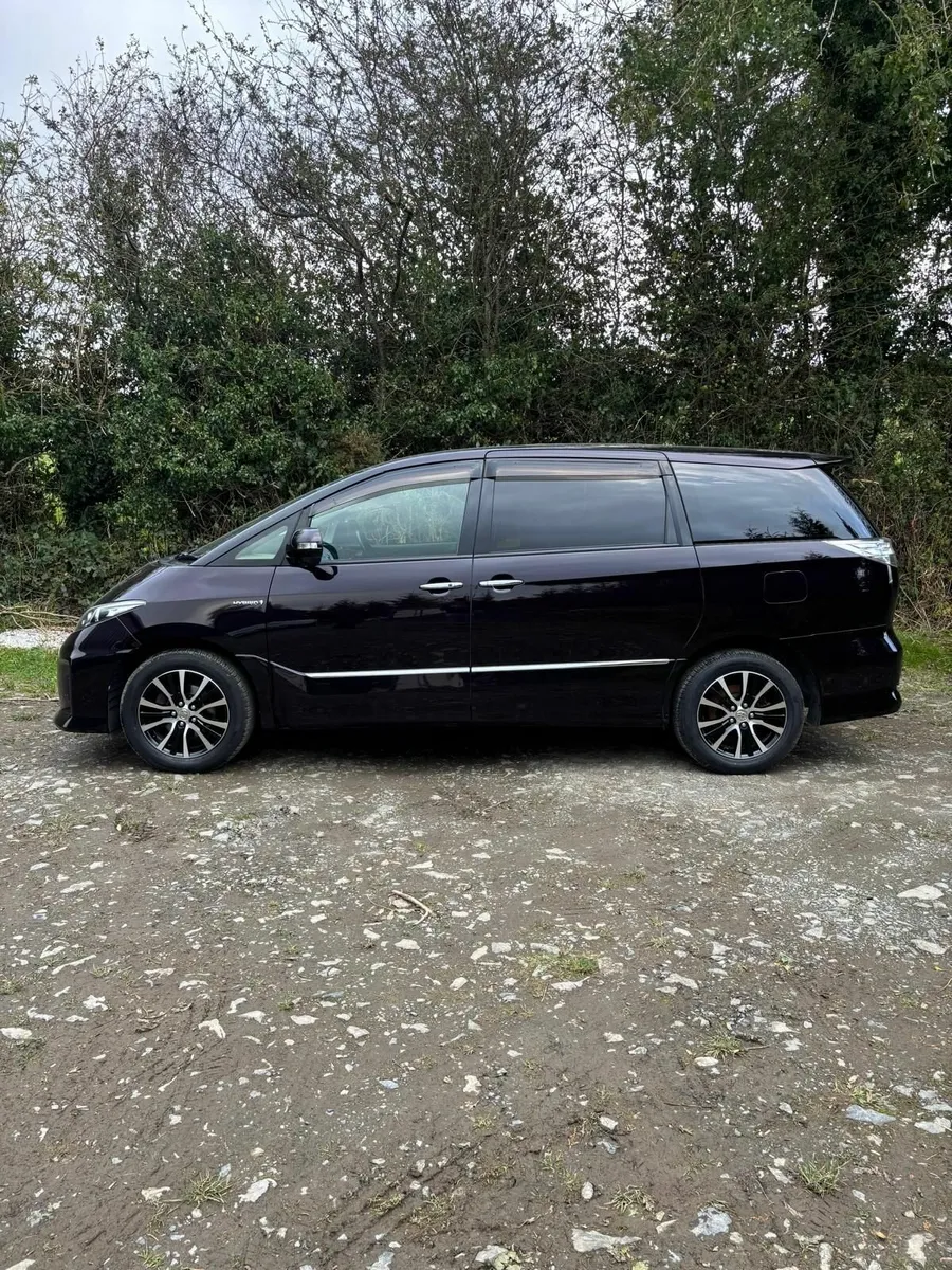 Toyota Estima Hybrid 7 Seater - Image 2