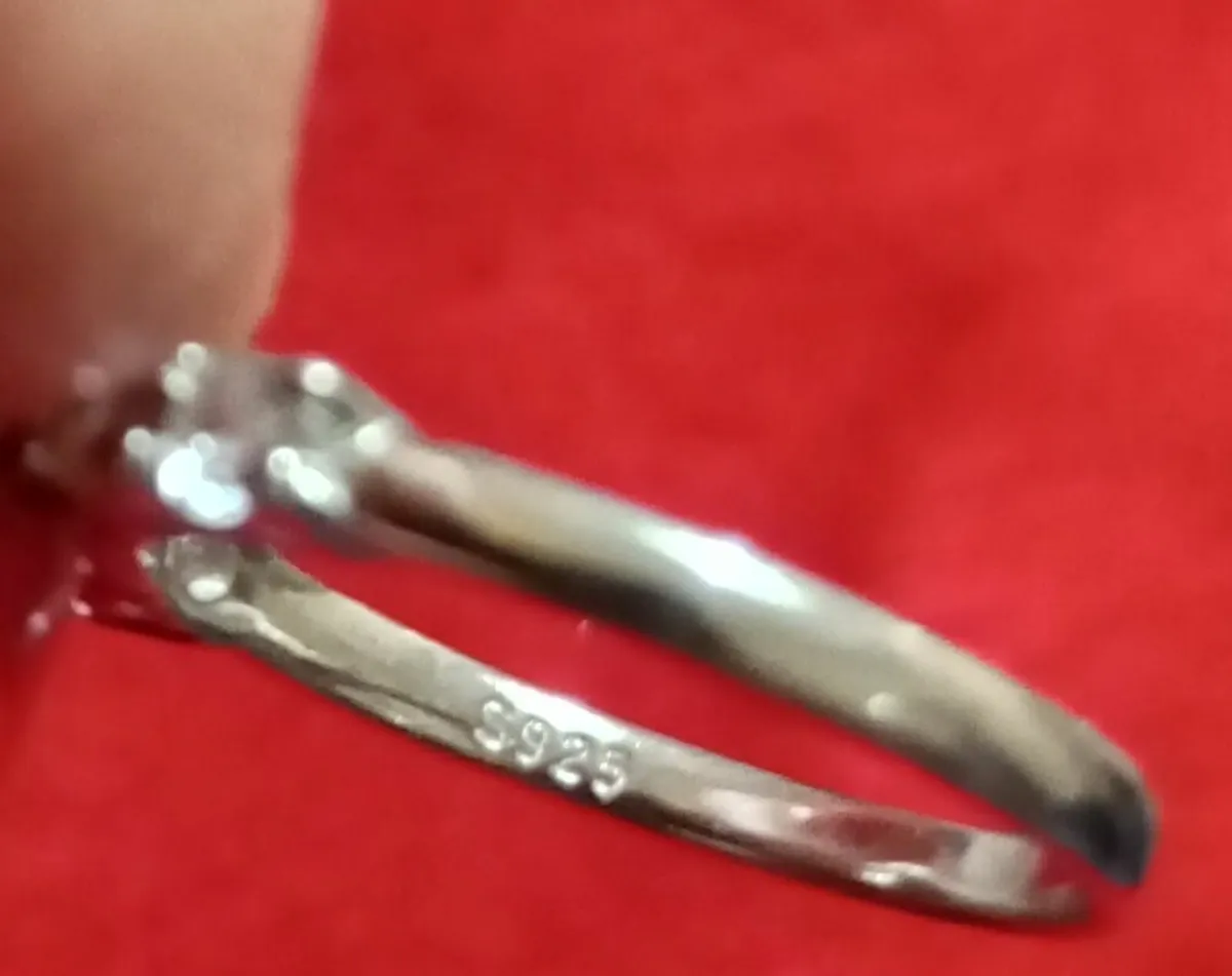 Silver Diamond ring - Image 2
