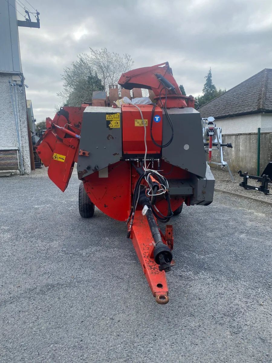 Kuhn straw blower - Image 2