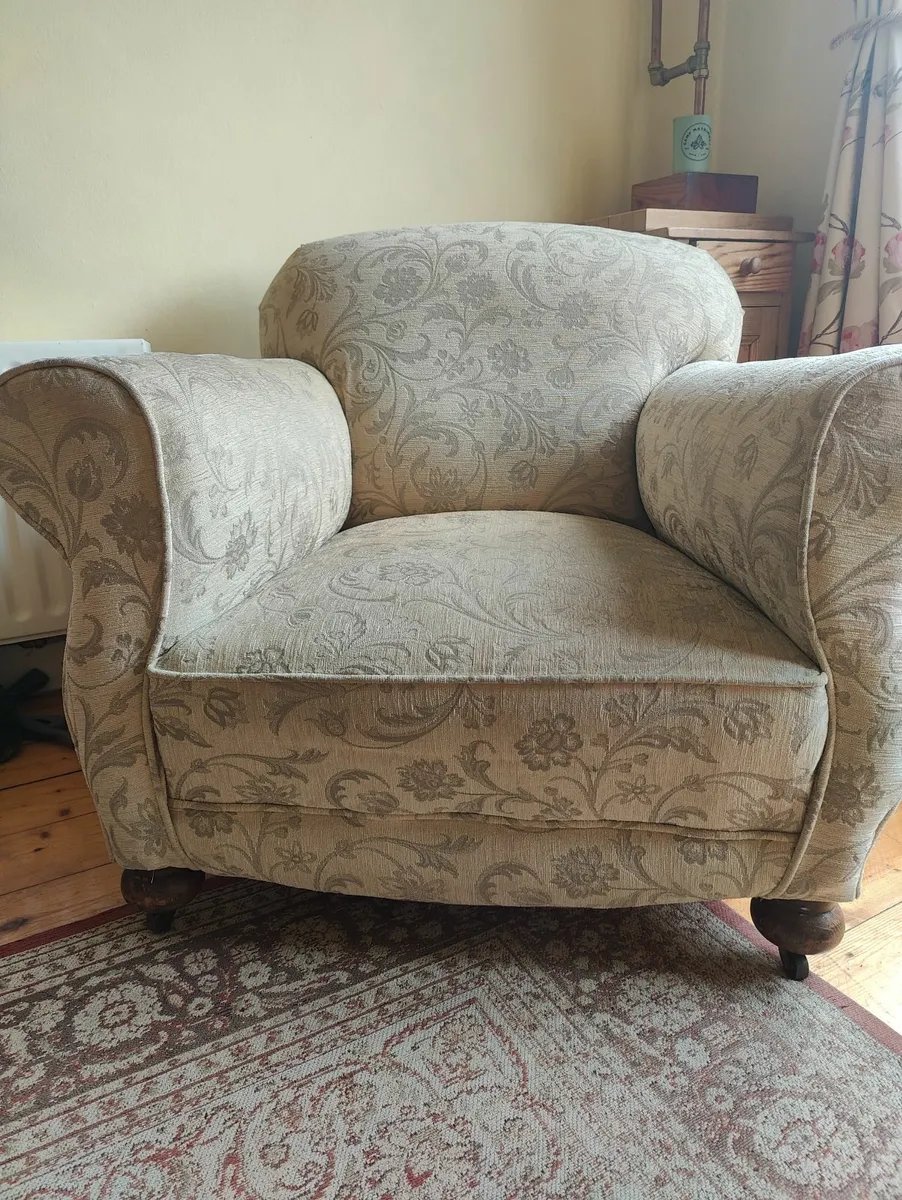 Chair * 2 - Image 1