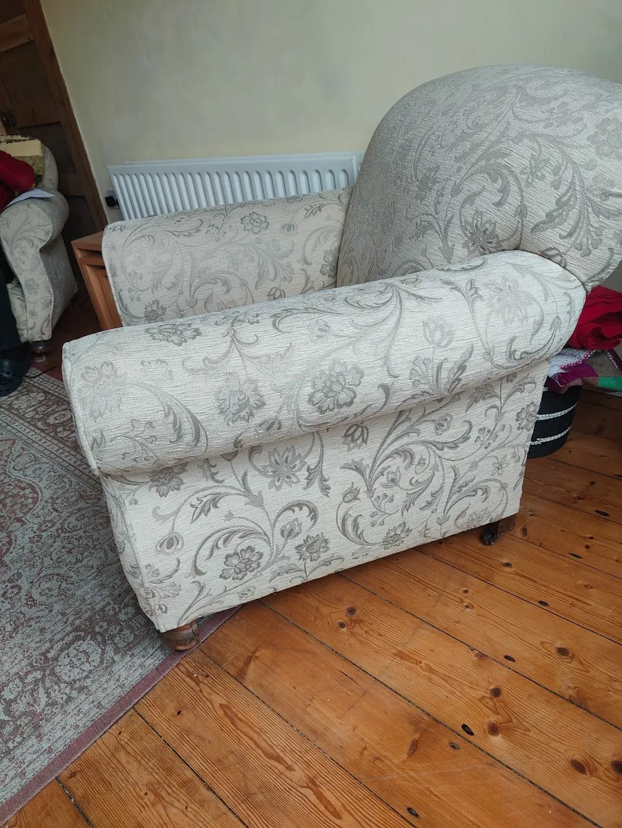 Chair * 2 - Image 2