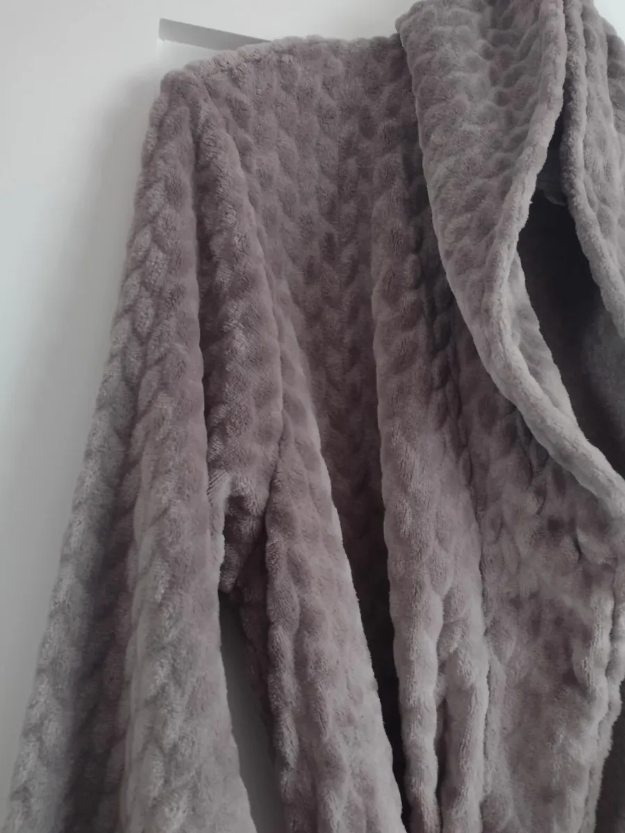 Ladies soft long brown bathrobe Next size L - Image 2