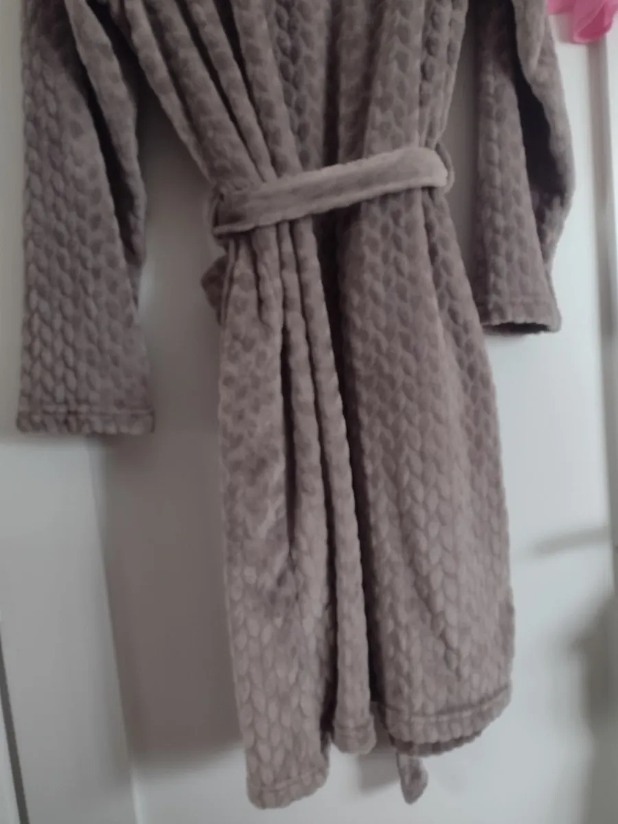 Ladies soft long brown bathrobe Next size L - Image 4