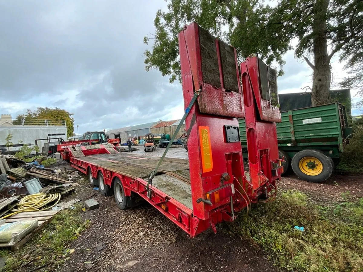 KING 45ft TRI AXLE LOW LOADER ON AIR - Image 2