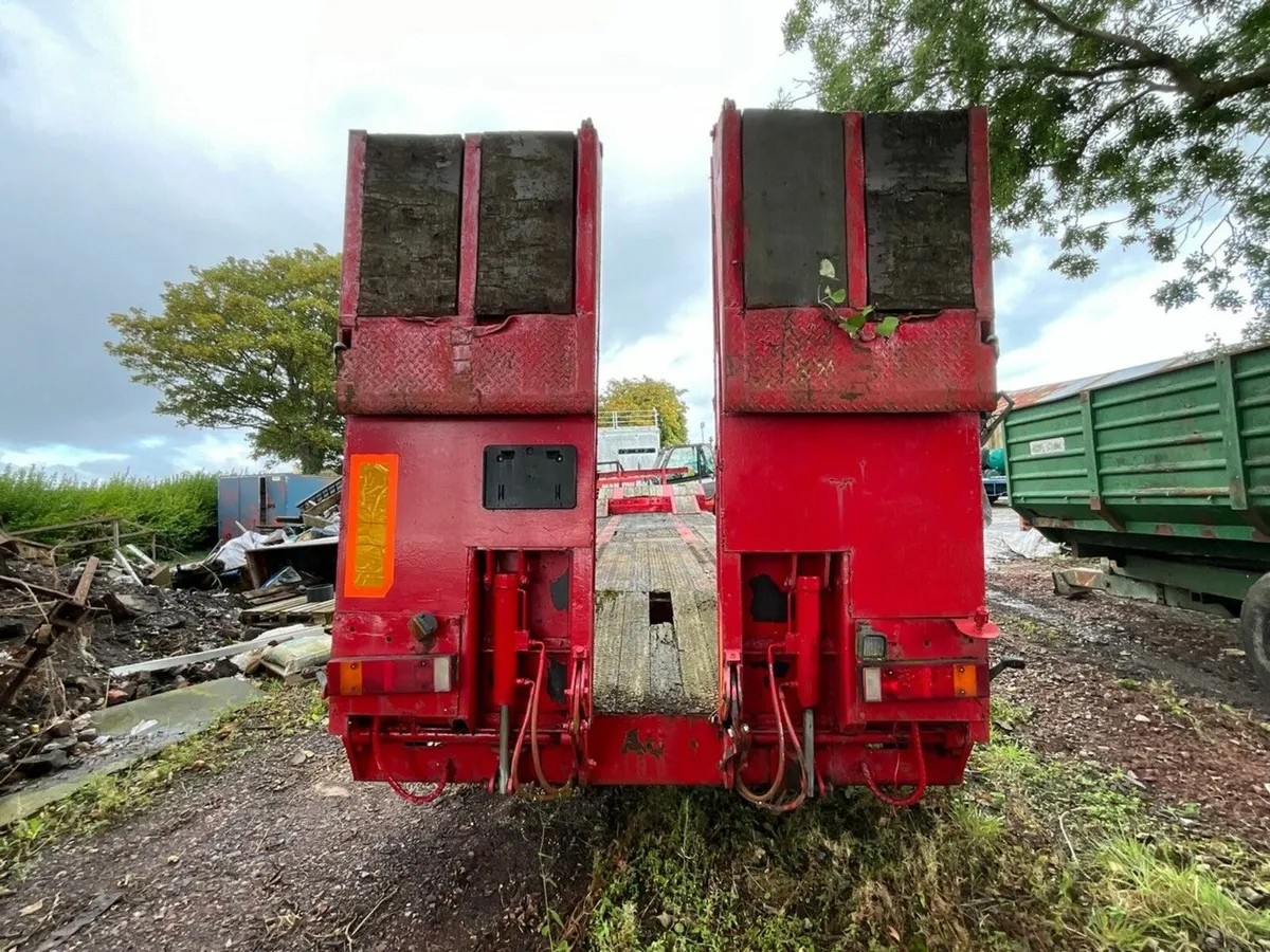 KING 45ft TRI AXLE LOW LOADER ON AIR - Image 4