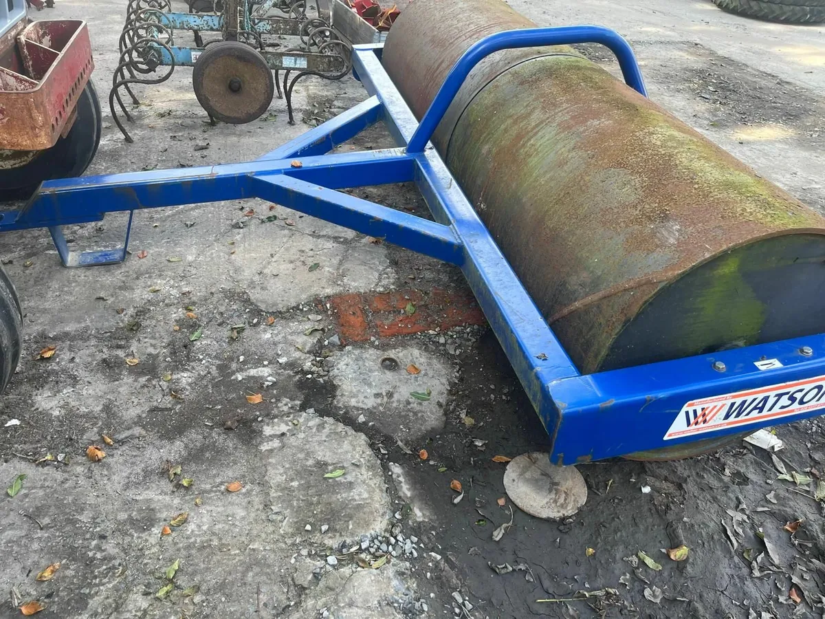 APPROX. 8ft WATSON LAND ROLLER - Image 1