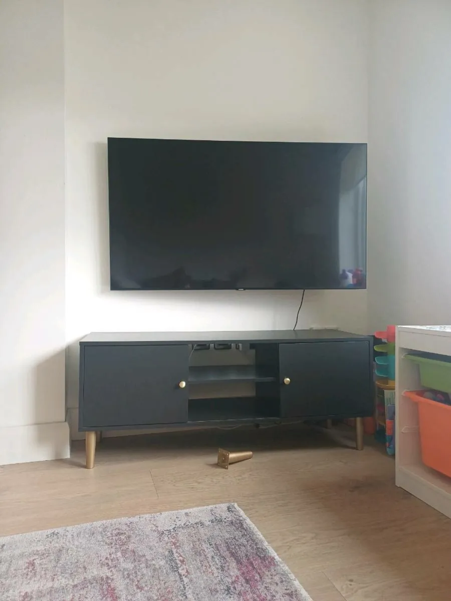 TV Unit - Image 1