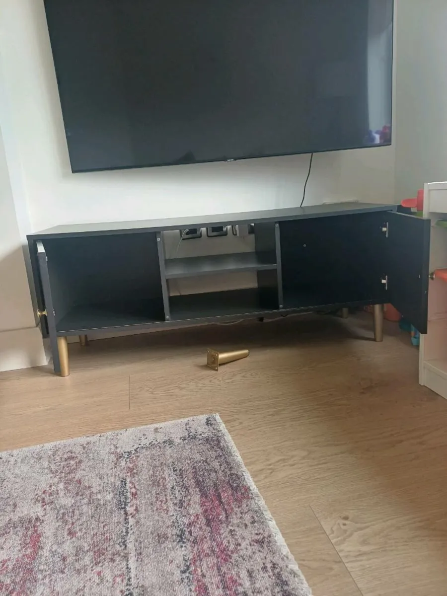 TV Unit - Image 2