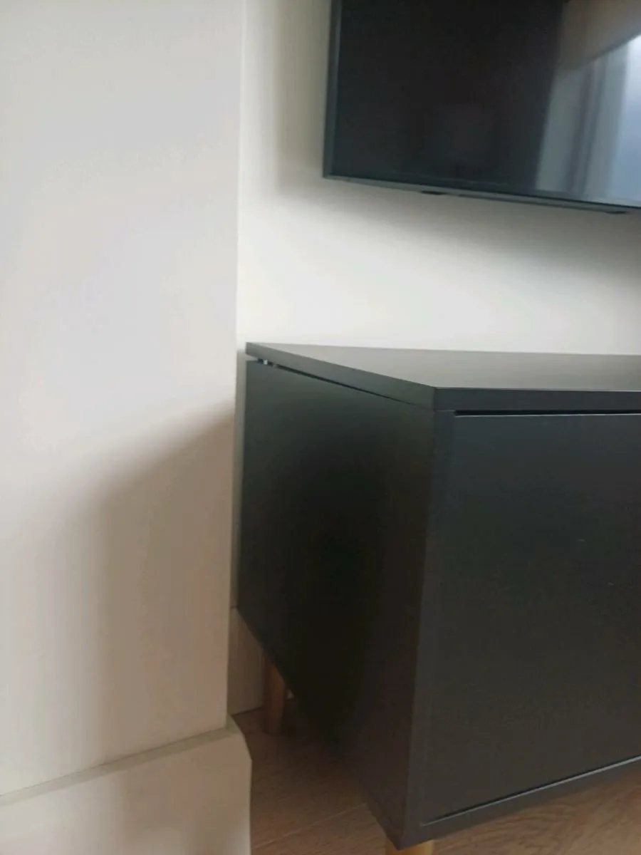 TV Unit - Image 3