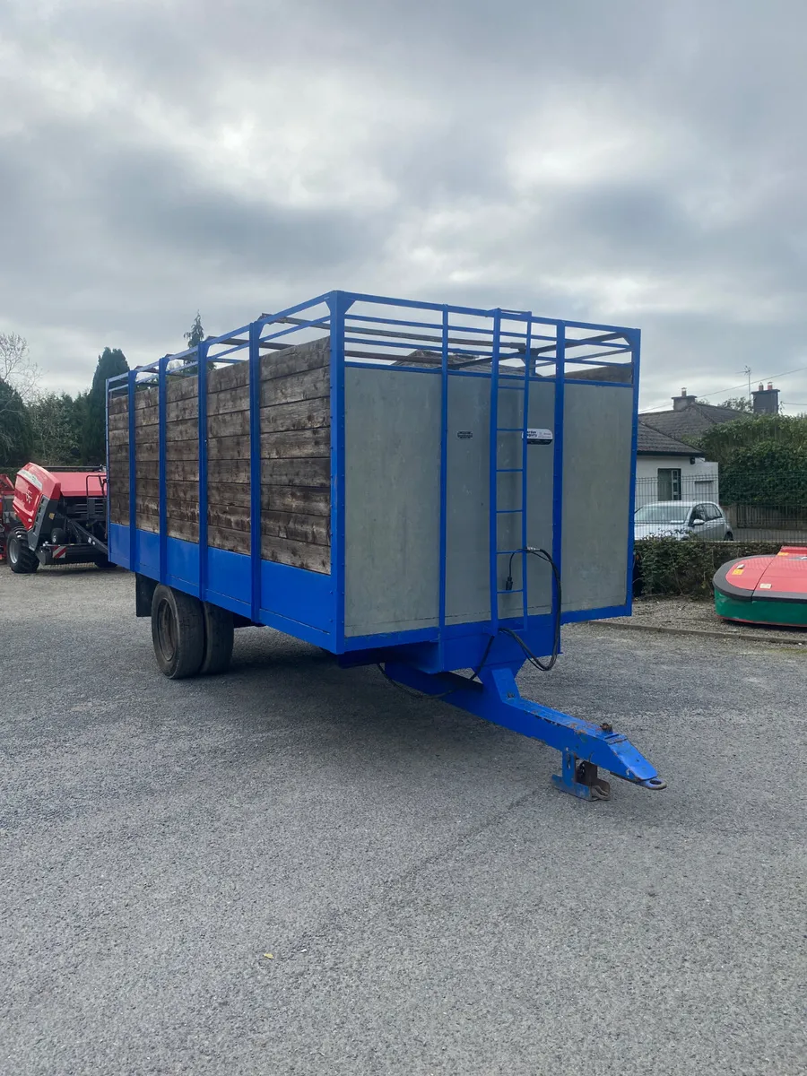 Livestock trailer - Image 1
