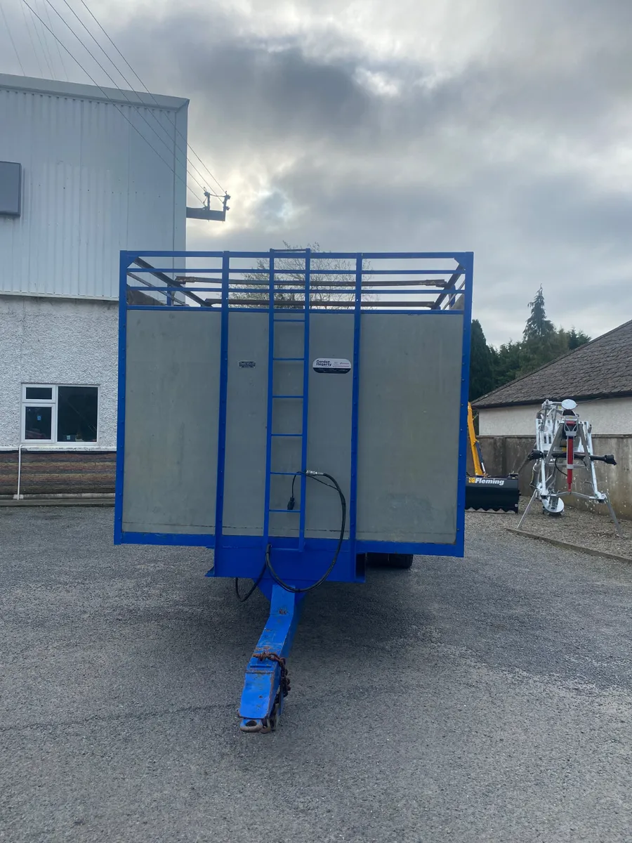 Livestock trailer - Image 2