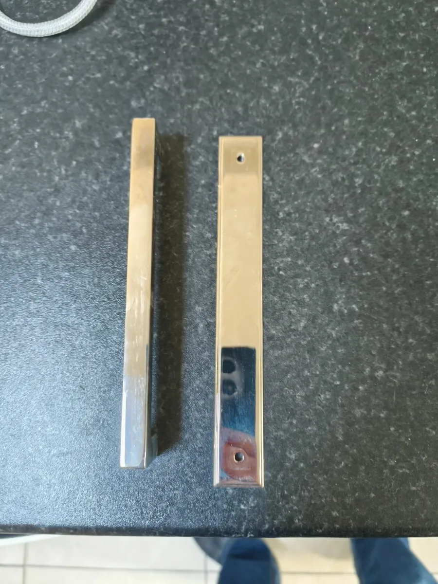 Kitchen door handles - Image 1