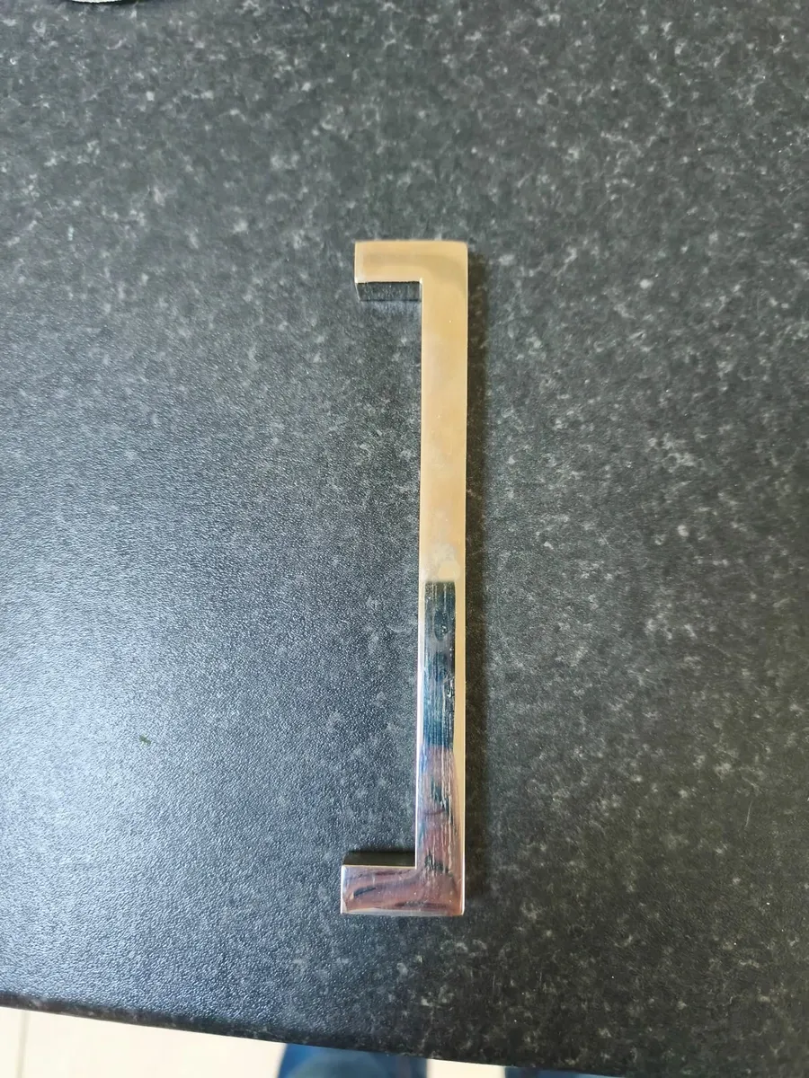 Kitchen door handles - Image 3