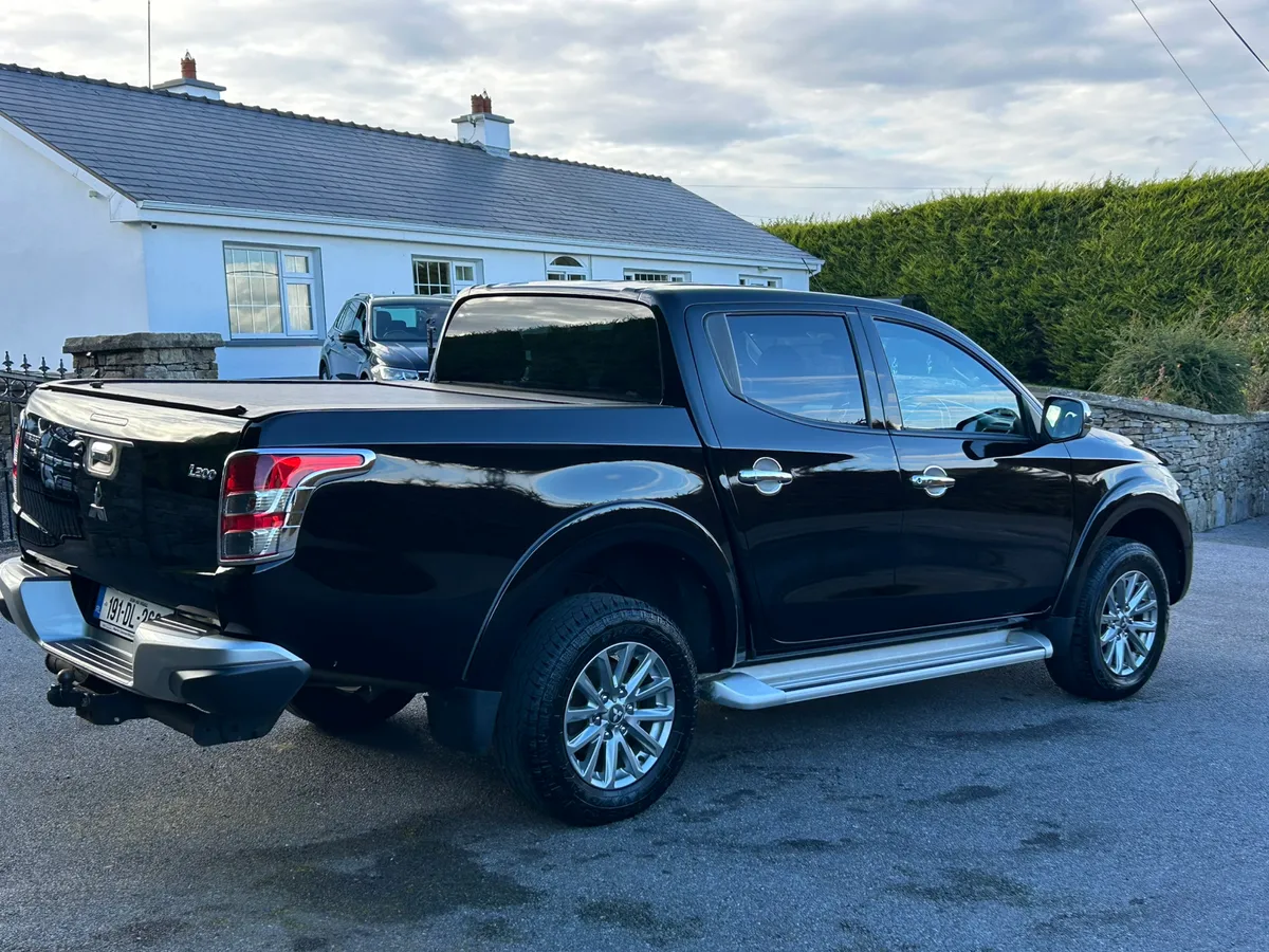 2019 Mitsubishi L200 Barbarian Manual - Image 2