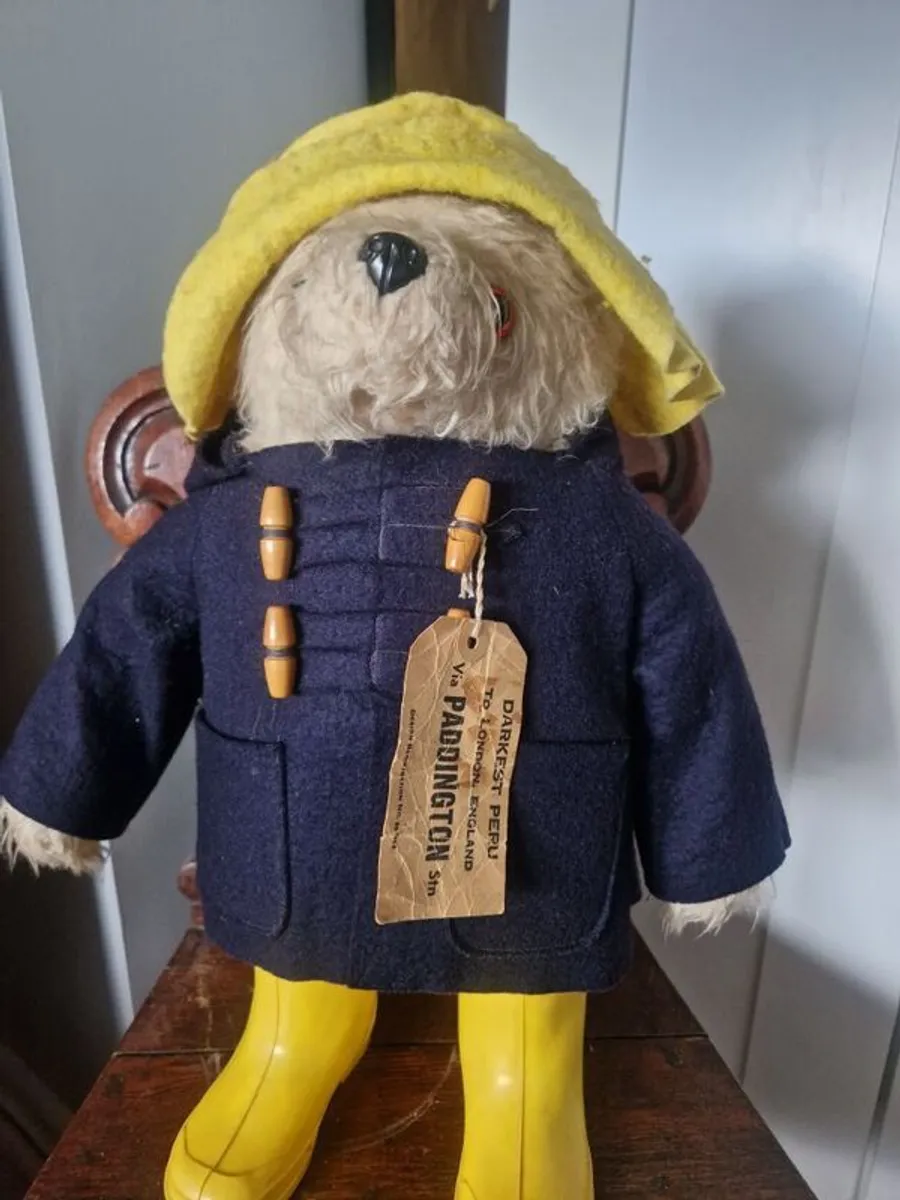 PADDINGTON bear GABRIELLE 1972 18" tall  Original Dunlop yellow boots - Image 2