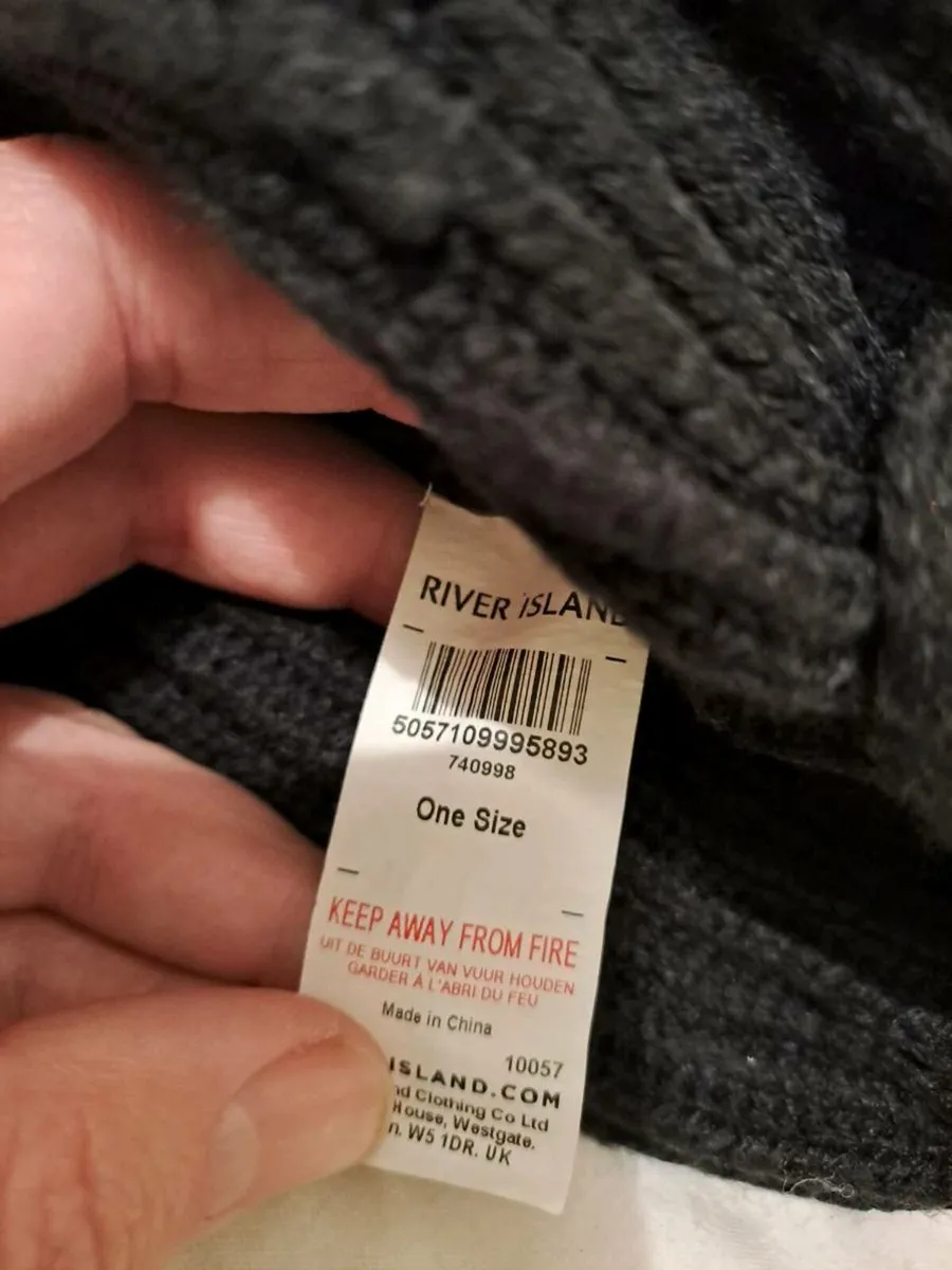 River Island hat - Image 4
