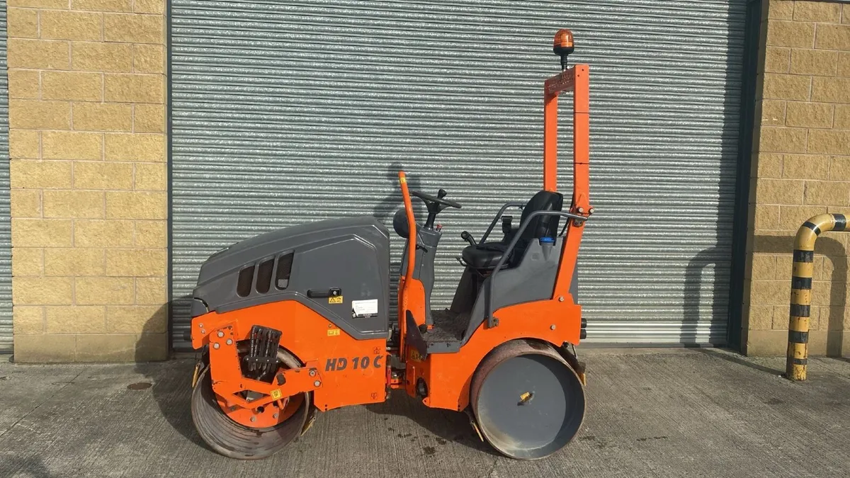 2018 Hamm HD10C VV Roller - Image 2