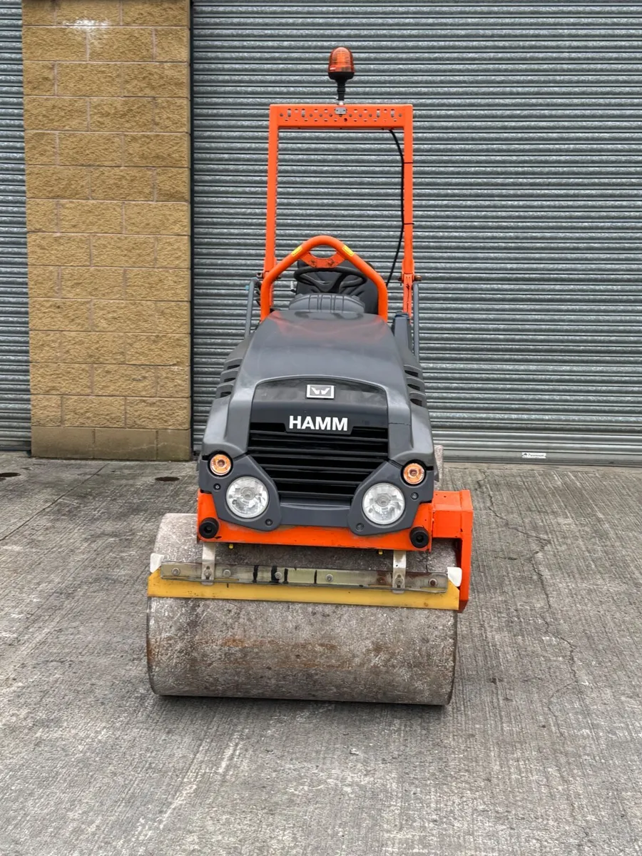 2018 Hamm HD10C VV Roller - Image 3