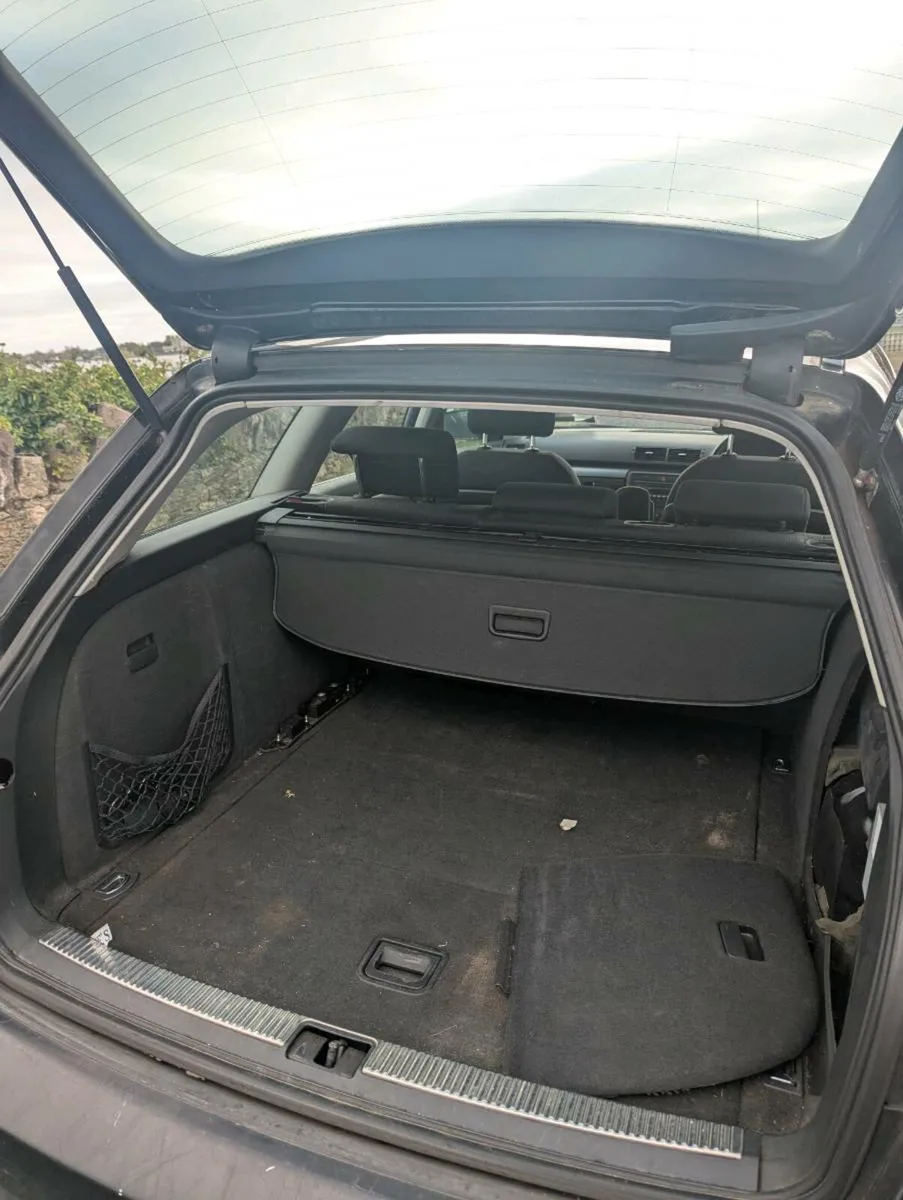 Audi A4 estate - Image 2