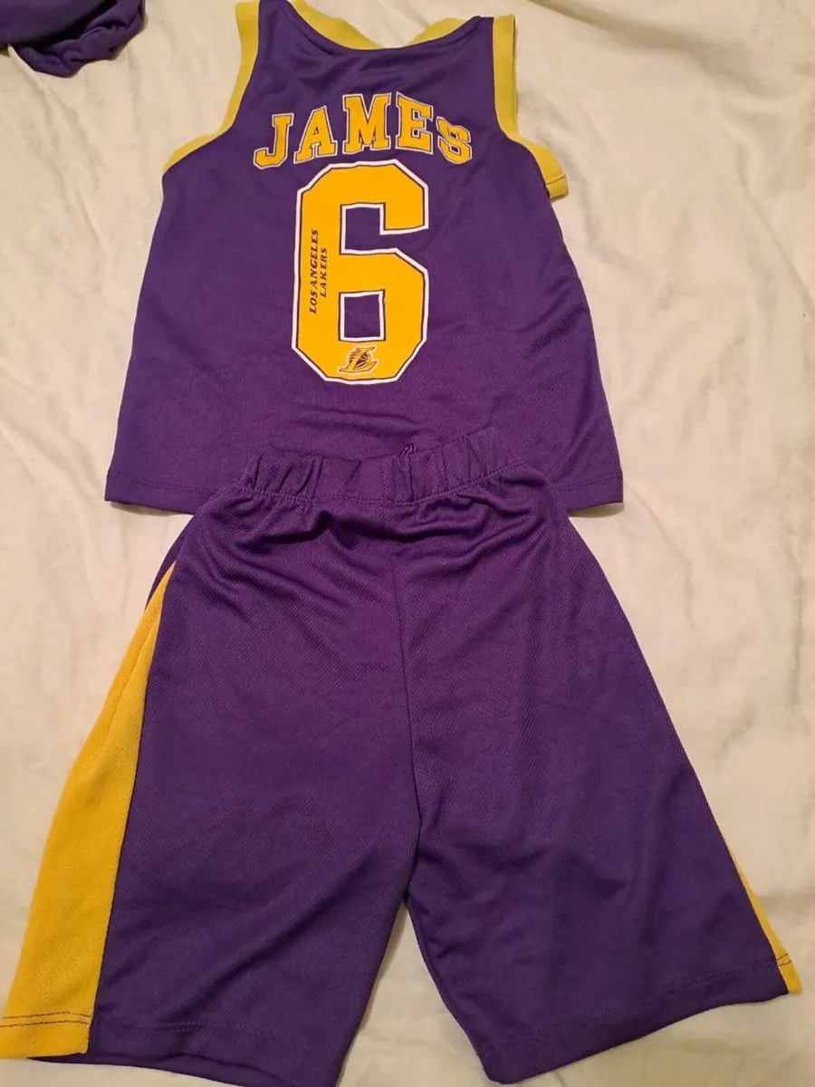 NBA Lakers set 5 to 6 year old James - Image 4