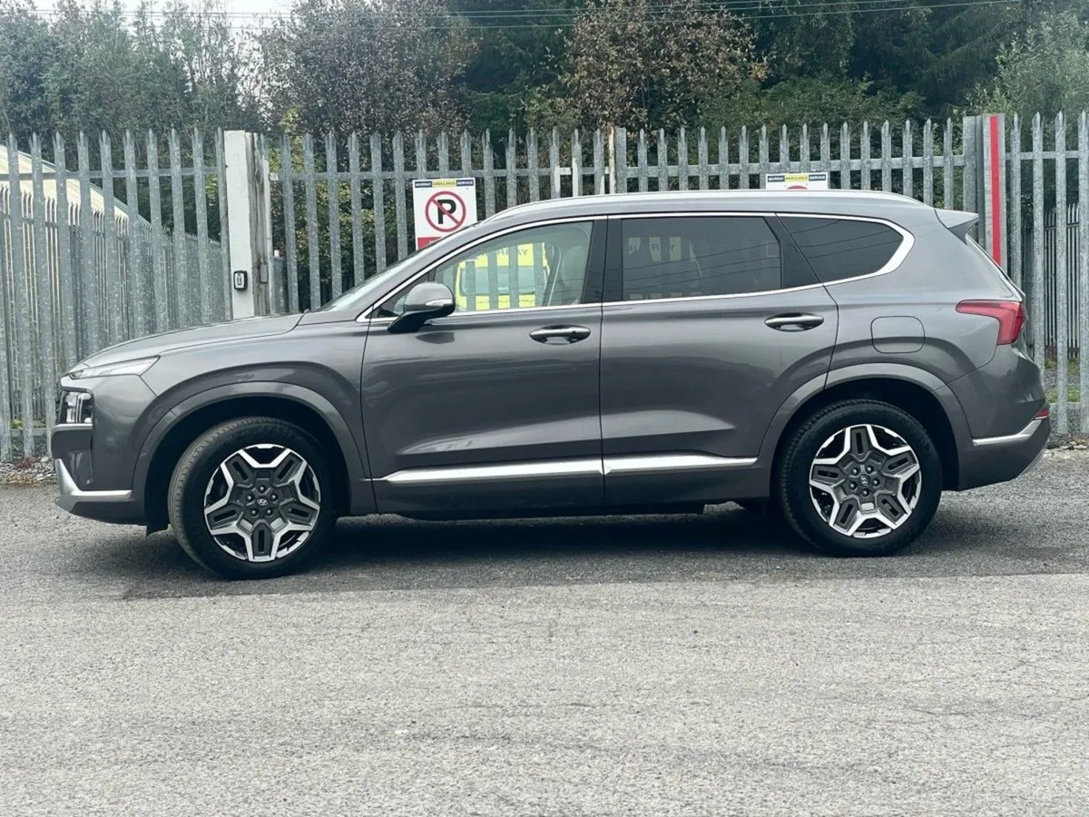 Hyundai Santa Fe 1.6 Phev 4WD Premium Auto - Image 4