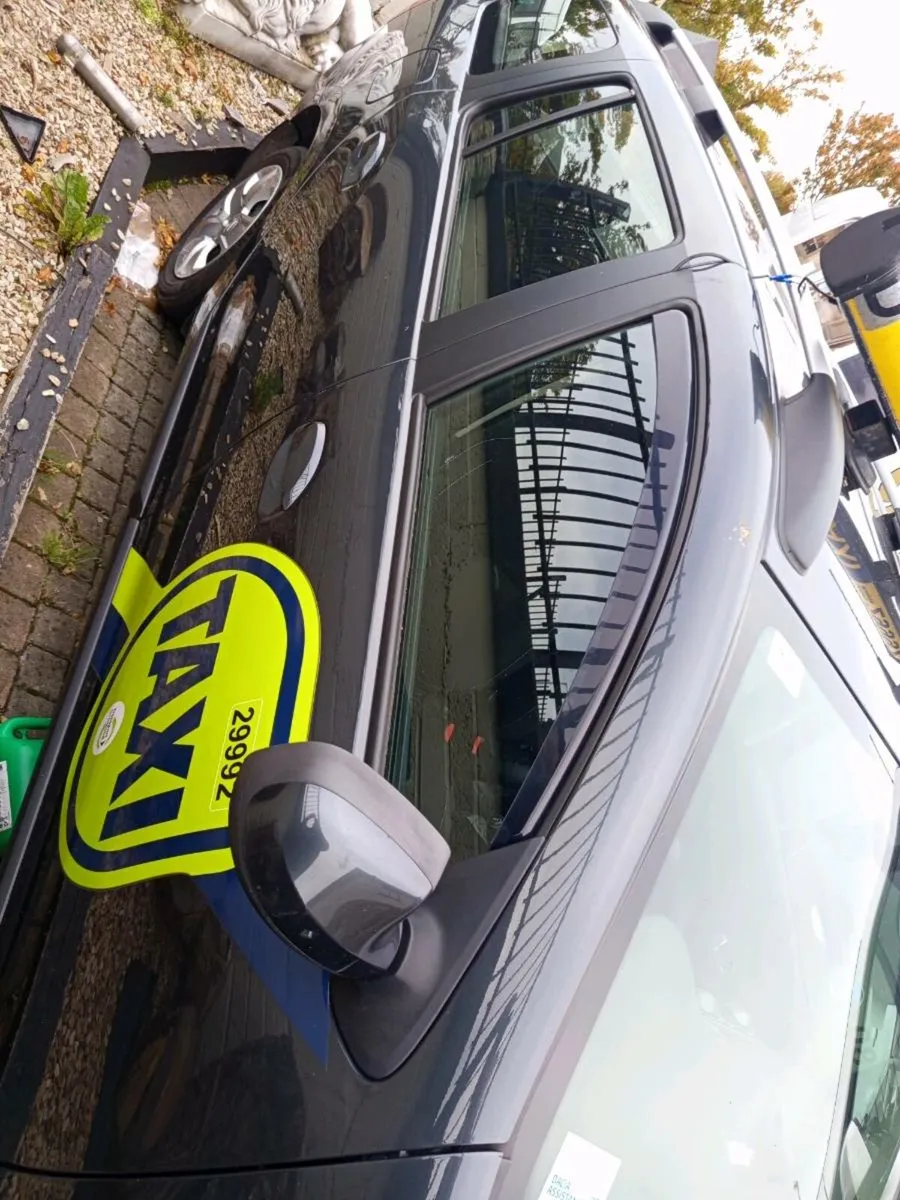 Taxi - Image 2